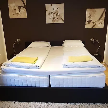 Nice & Cozy 4-rooms In Centrum *