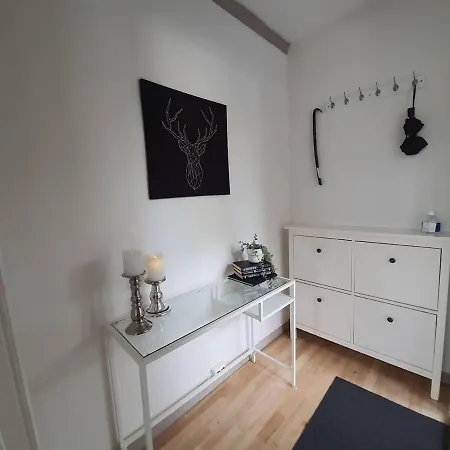 Nice & Cozy 4-rooms In Centrum *