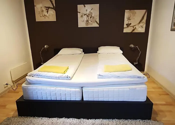 Nice & Cozy 4-rooms In Centrum *