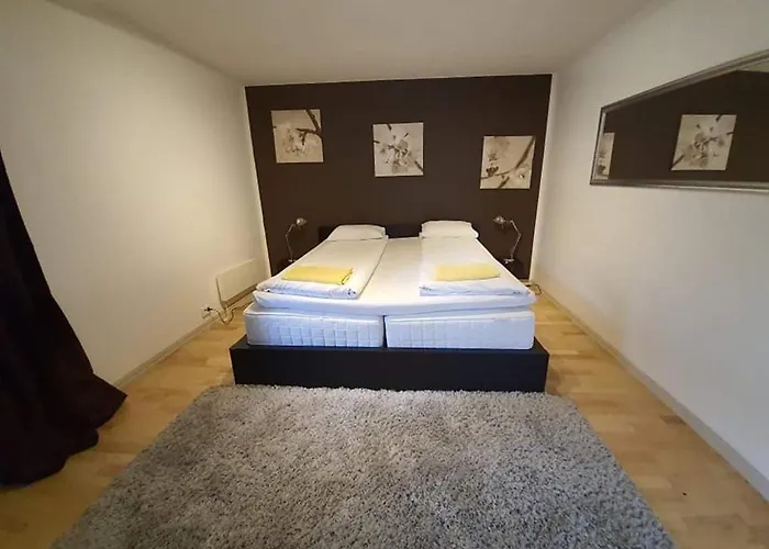 Nice & Cozy 4-rooms In Centrum