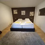 Nice & Cozy 4-rooms In Centrum
