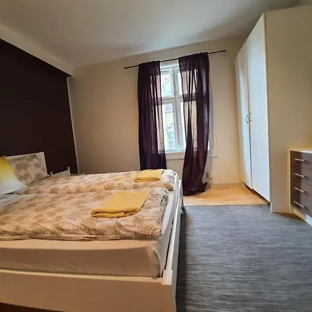 Nice & Cozy 4-rooms In Centrum Apartman