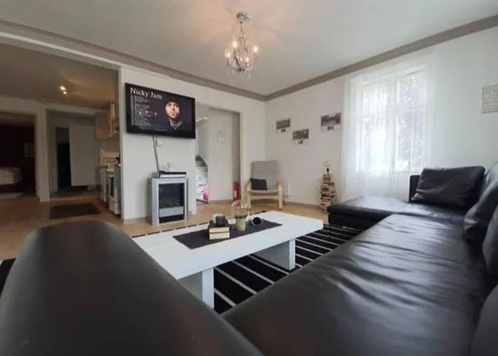 Apartamento Nice & Cozy 4-rooms In Centrum